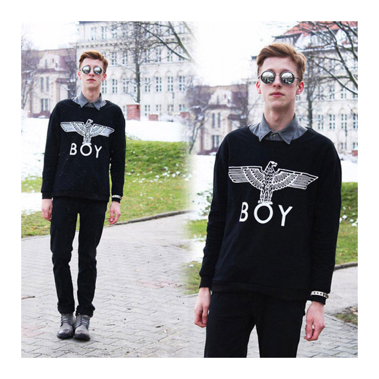 英倫街頭經(jīng)典 BOY LONDON 998 圓領(lǐng)大鷹標(biāo)長(zhǎng)袖衛(wèi)衣穿搭指南